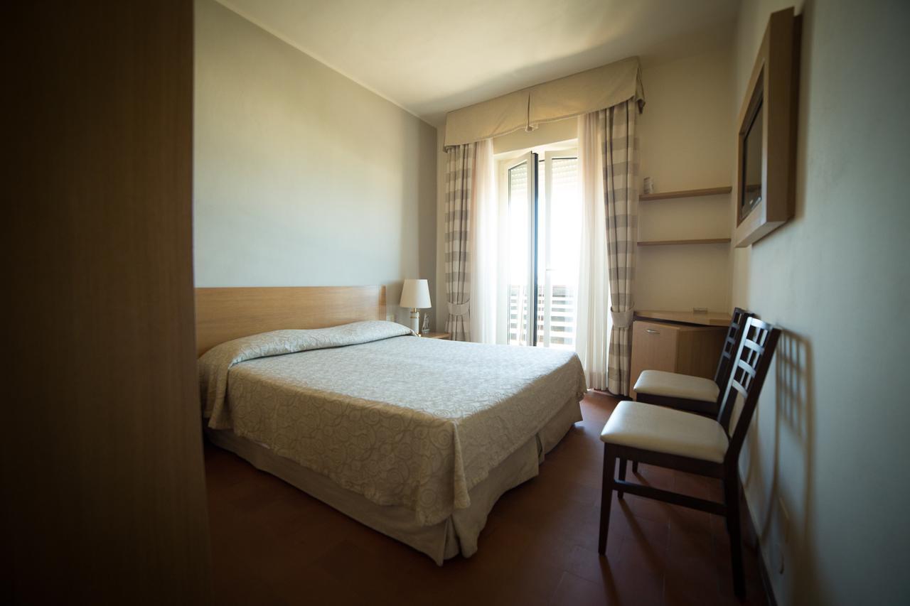 Hotel Miramare Castiglione della Pescaia Buitenkant foto